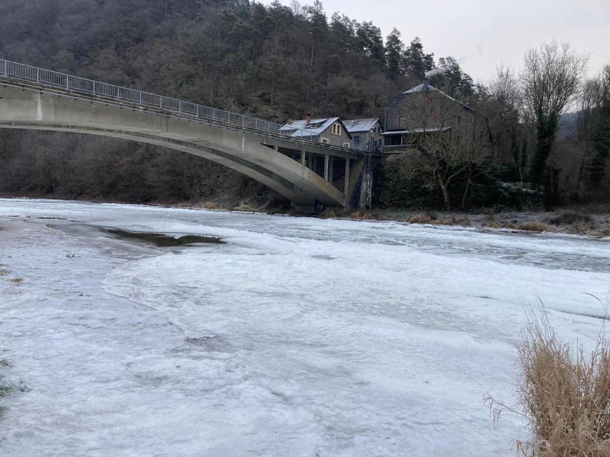 La Mejounete De Lucie Vresse-sur-Semois Exteriör bild